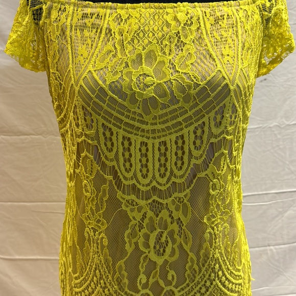 Lace dress - Picture 5 of 12